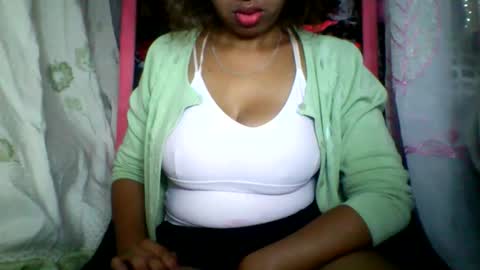 Snapshot of rayana_69 chatting on May 2026 01:33:01 AM rayana_69 online show from May 2026 01:33:01 AM