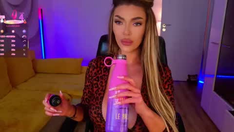 raysalexis19 online show from February 2025 12:33:02 PM