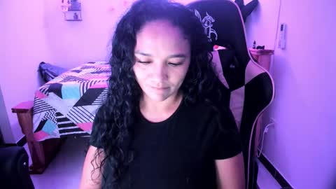 Snapshot of rayza_mature_ chatting on November 2025 01:38:01 AM Danna online show from November 2025 01:38:01 AM