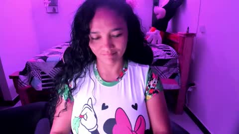 Snapshot of rayza_mature_ chatting on November 2025 10:51:01 PM Danna online show from November 2025 10:51:01 PM