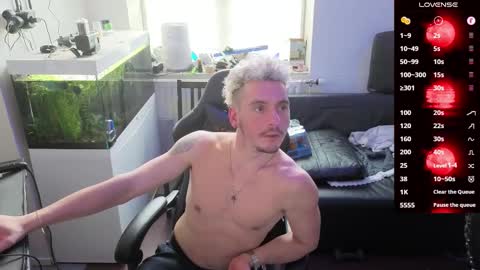 Rayzel online show from February 2026 01:07:02 PM