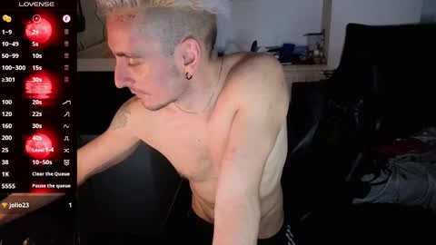 Snapshot of rayzel_white chatting on April 2026 07:23:01 PM Rayzel White online show from April 2026 07:23:01 PM