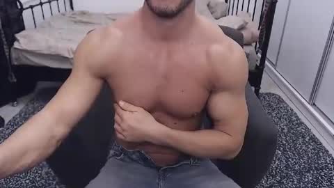 Snapshot of razvan_corneliu chatting on December 2024 02:28:01 AM Razvan online show from December 2024 02:28:01 AM