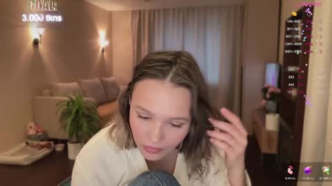 AliceEve online show from December 2024 11:18:02 AM