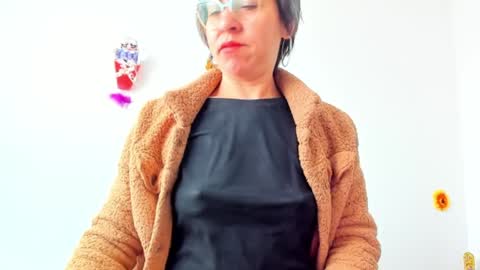 Rebbeca online show from January 2025 12:53:02 PM