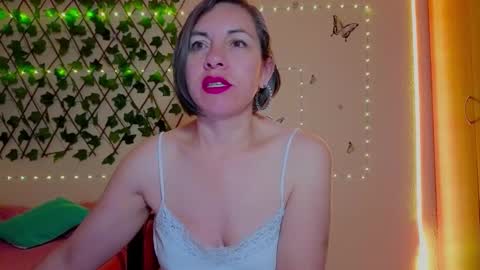 Rebbeca online show from November 2025 10:57:02 AM