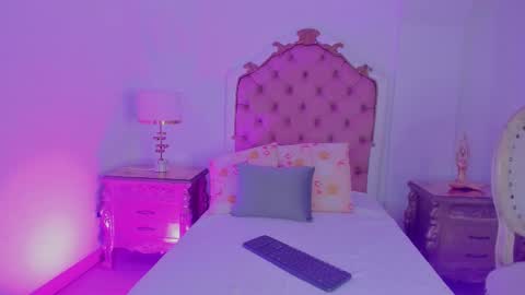 Rebeca Whatsson online show from November 2025 11:42:02 AM