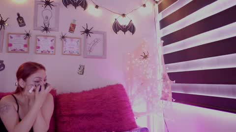 Rebeca  online show from October 2025 12:49:02 PM