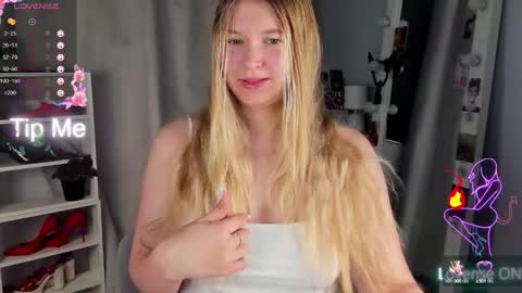 rebecca_____ online show from September 2025 01:55:02 AM