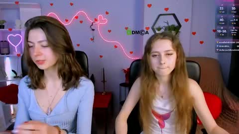 rebecca_smile_ online show from April 2026 07:11:02 PM