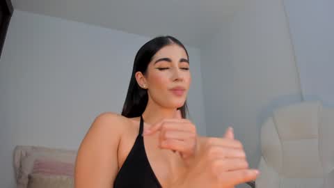 Snapshot of rebeccabaxter chatting on December 2024 04:20:02 AM Rebecca online show from December 2024 04:20:02 AM