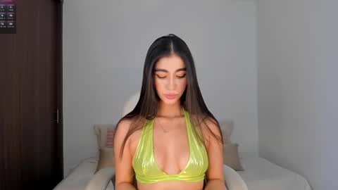 Snapshot of rebeccabaxter chatting on February 2025 02:59:02 PM Rebecca online show from February 2025 02:59:02 PM