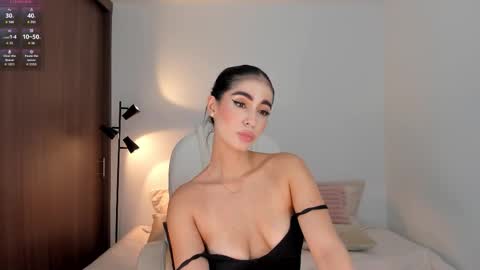 Snapshot of rebeccabaxter chatting on September 2025 08:53:01 PM Rebecca online show from September 2025 08:53:01 PM