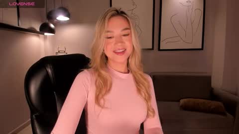 Snapshot of rebeccahudson_ chatting on December 2025 07:44:01 PM Rebe online show from December 2025 07:44:01 PM