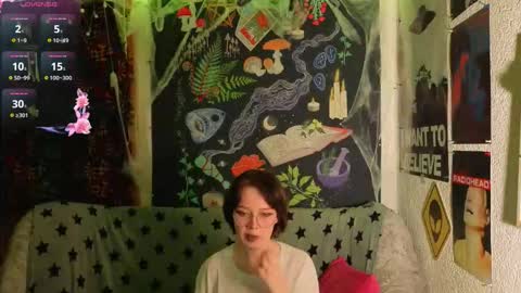 Lara online show from November 2025 09:50:01 PM