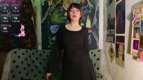 Lara online show from December 2025 09:43:01 PM