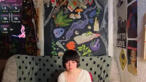 Lara online show from December 2025 09:10:02 PM