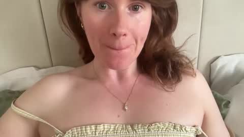 Snapshot of red_head_rosie_69 chatting on April 2026 12:26:02 PM Rosie online show from April 2026 12:26:02 PM