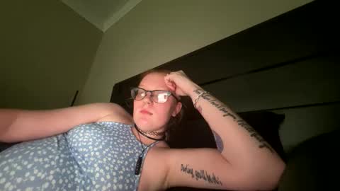 red_hot_foxx03 online show from May 2026 07:20:02 PM