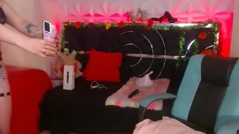 Luna online show from February 2025 03:43:02 AM