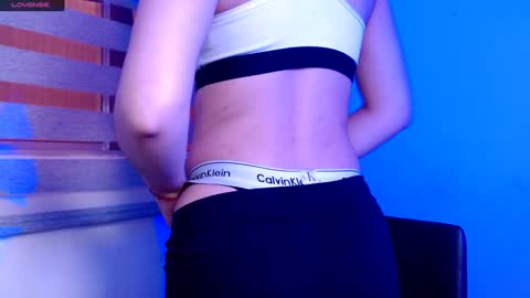 IG   OF red moonn online show from December 2024 03:43:02 PM