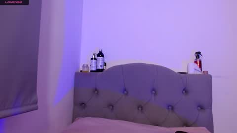 IG   OF red moonn online show from February 2025 11:39:02 AM