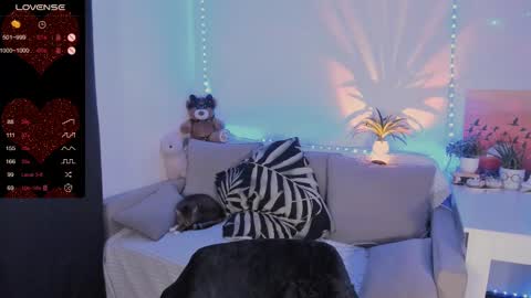 Mia online show from February 2025 11:46:02 AM