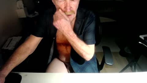 Snapshot of redbare12007 chatting on June 2026 06:19:02 AM Red online show from June 2026 06:19:02 AM
