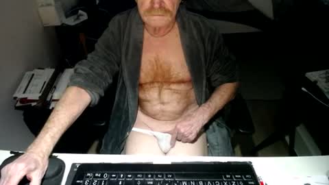 Snapshot of redbare12007 chatting on June 2026 06:47:01 PM Red online show from June 2026 06:47:01 PM