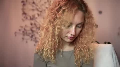 reddgirll online show from September 2025 07:46:02 PM