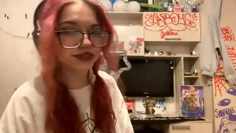 Snapshot of redheadcatxd chatting on April 2026 10:12:01 PM Eva online show from April 2026 10:12:01 PM