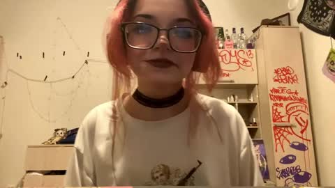 Snapshot of redheadcatxd chatting on April 2026 09:28:02 PM Eva online show from April 2026 09:28:02 PM