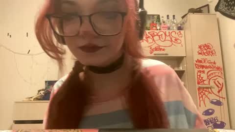 Snapshot of redheadcatxd chatting on April 2026 09:35:01 PM Eva online show from April 2026 09:35:01 PM