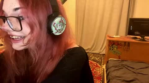 Snapshot of redheadcatxd chatting on May 2026 09:30:02 PM Eva online show from May 2026 09:30:02 PM