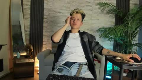 redhood_1_ online show from March 2026 03:45:02 AM