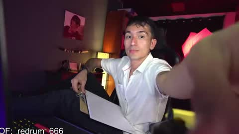 Red online show from March 2025 08:43:02 PM