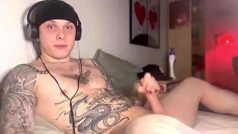 Snapshot of redrumbackwards chatting on December 2024 05:40:02 AM redrum online show from December 2024 05:40:02 AM