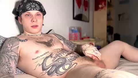 Snapshot of redrumbackwards chatting on February 2025 05:10:01 AM redrum online show from February 2025 05:10:01 AM