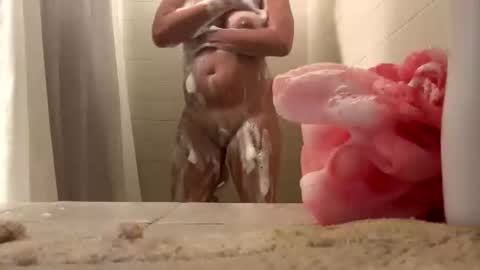 Red online show from October 2025 02:42:01 AM