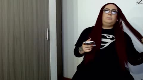 redvelvett22 online show from January 2026 11:47:01 AM