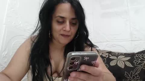 Reea online show from November 2025 07:23:02 PM