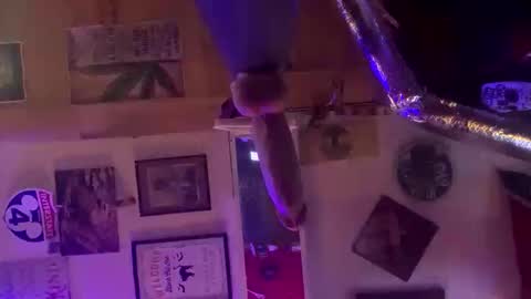 Lee online show from December 2025 04:08:01 AM