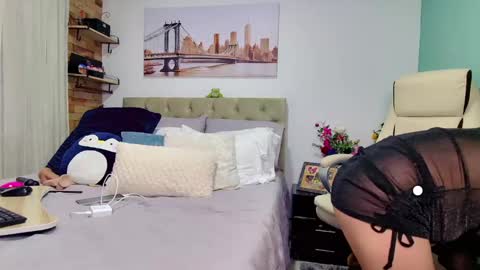 Yanella online show from February 2025 07:09:01 PM