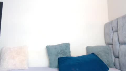 Snapshot of regina1819 chatting on October 2025 01:00:02 AM regina1819 online show from October 2025 01:00:02 AM