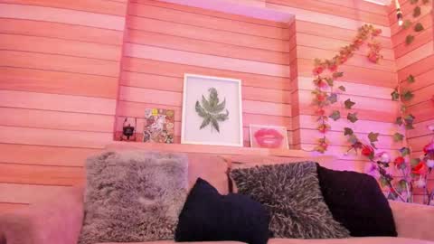 Regina online show from January 2025 10:27:01 PM