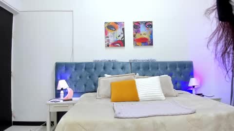 Regina online show from September 2025 12:30:01 PM