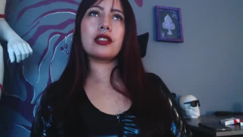 Snapshot of regina_iris chatting on May 2026 10:10:02 AM Regina online show from May 2026 10:10:02 AM