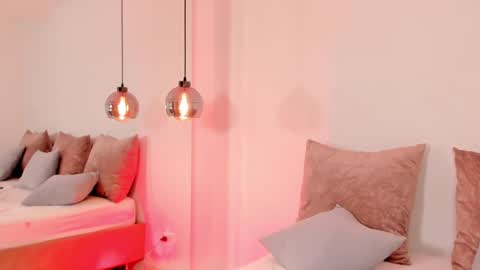 Regina  online show from September 2025 06:02:02 AM