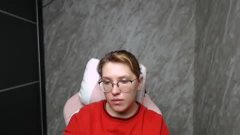 Regina online show from March 2025 02:57:02 AM