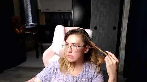 Regina online show from September 2025 12:15:02 PM